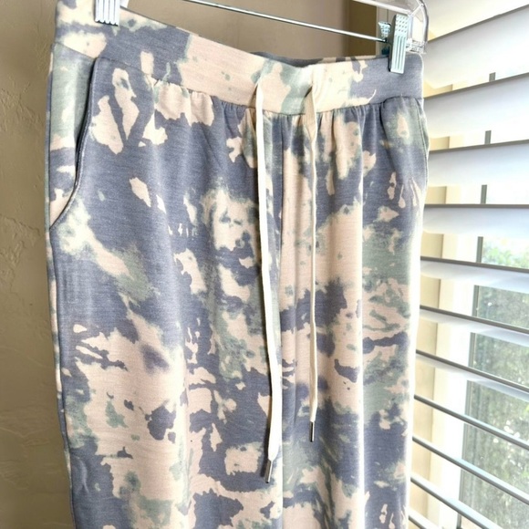 Women’s BKE Tie Dye Cozy Joggers Sweatpants Small Light Blue and Cream - Picture 2 of 5